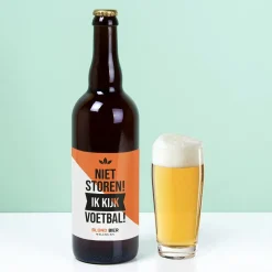 Bierfles Niet storen ik kijk voetbal (750 ml)