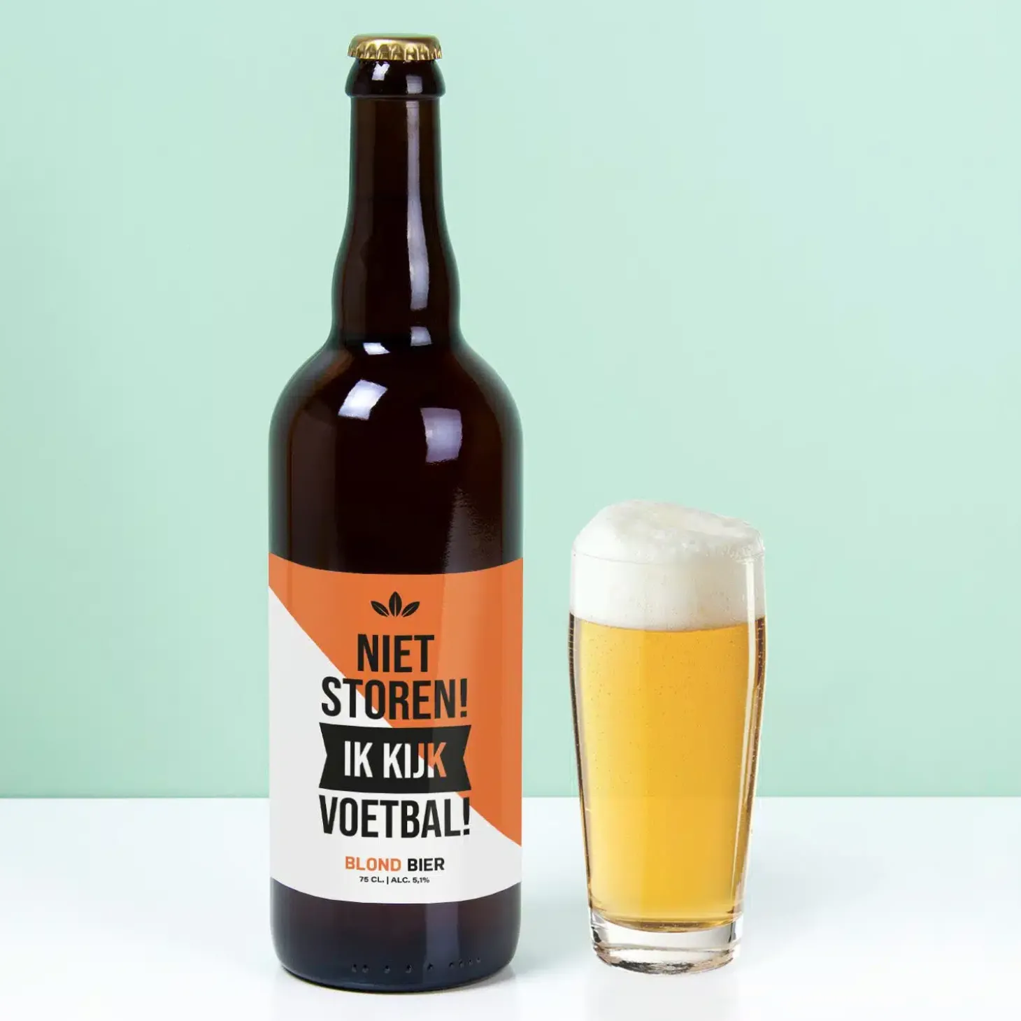 Bierfles Niet storen ik kijk voetbal (750 ml)