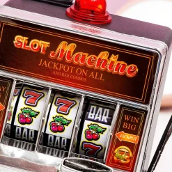 Gokautomaat drankspel met shotglaasjes