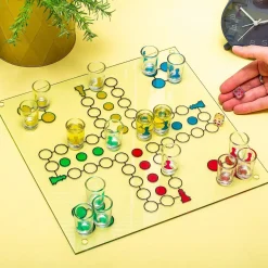 Ludo drankspel met shotglaasjes