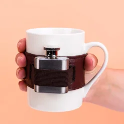 Mok met mini-heupflacon