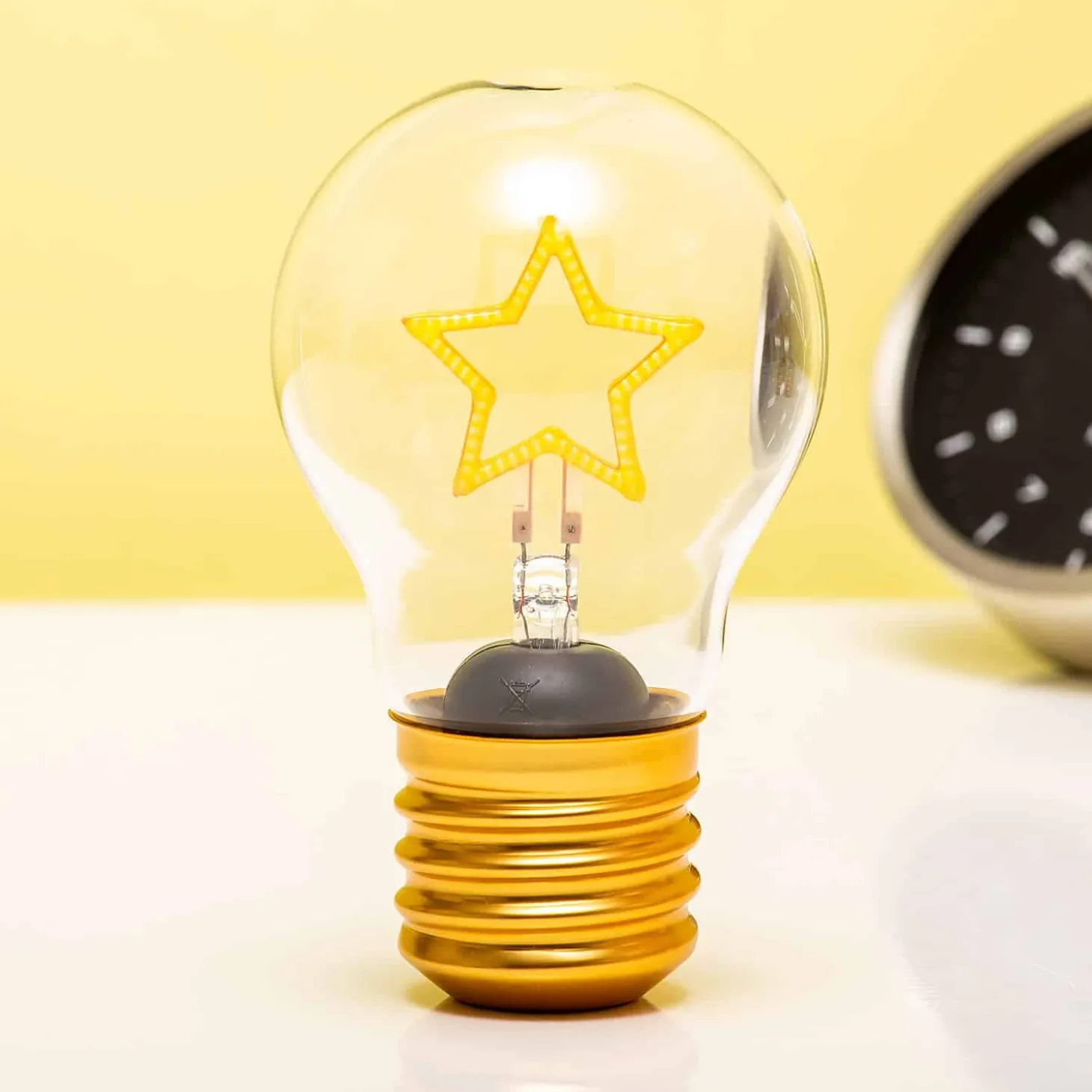 Oplaadbare LED filament lamp