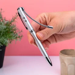 Pen met onzichtbare inkt en verlichting