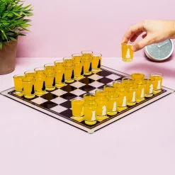 Schaak drankspel met shotglaasjes