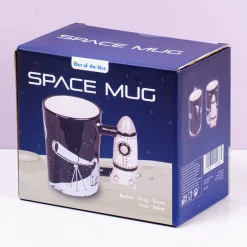 Space mok met raket oor