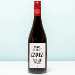 Wijnfles Mom is wow upside down