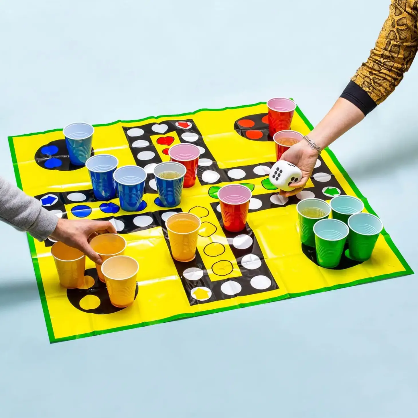 XXL Ludo drankspel met plastic bekers