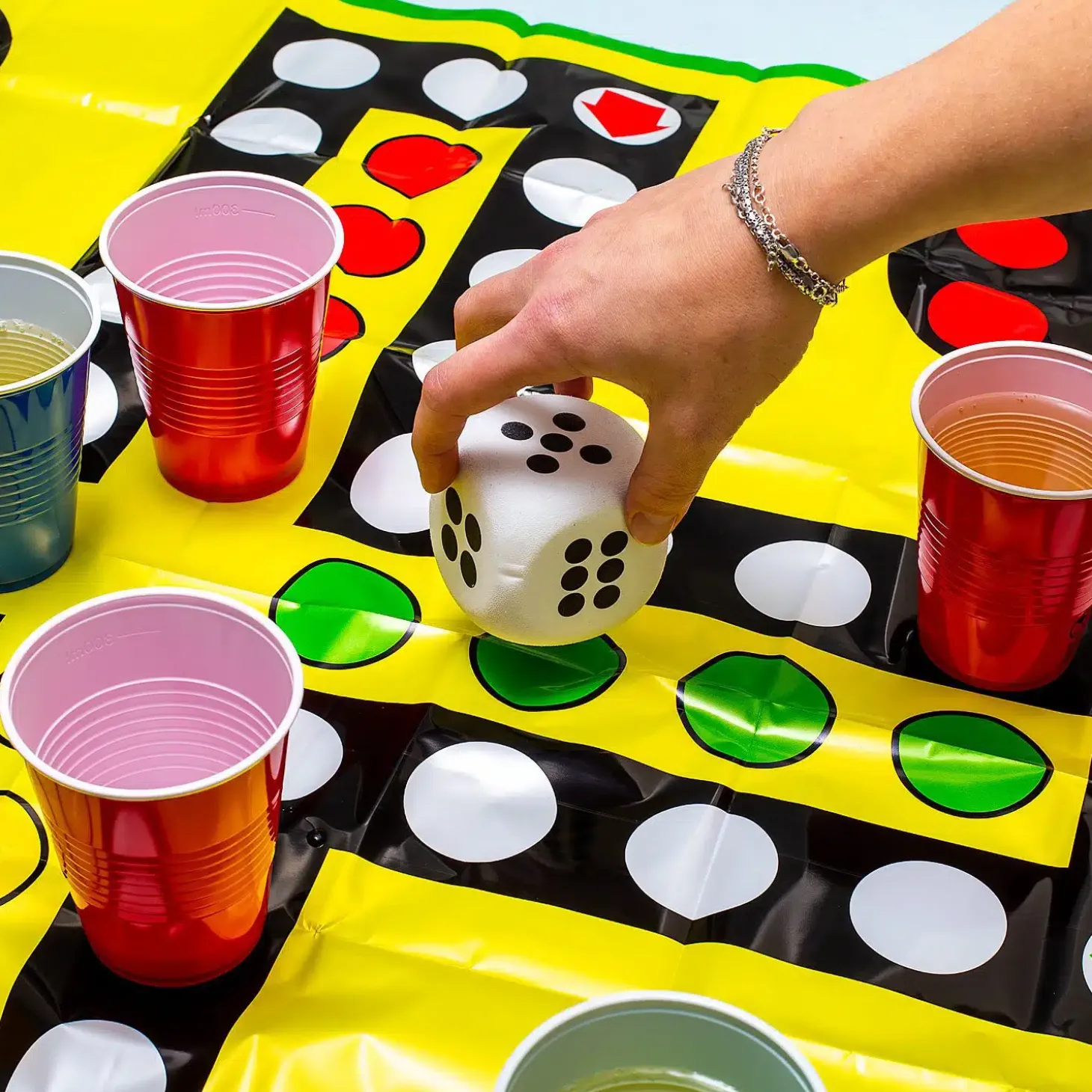XXL Ludo drankspel met plastic bekers